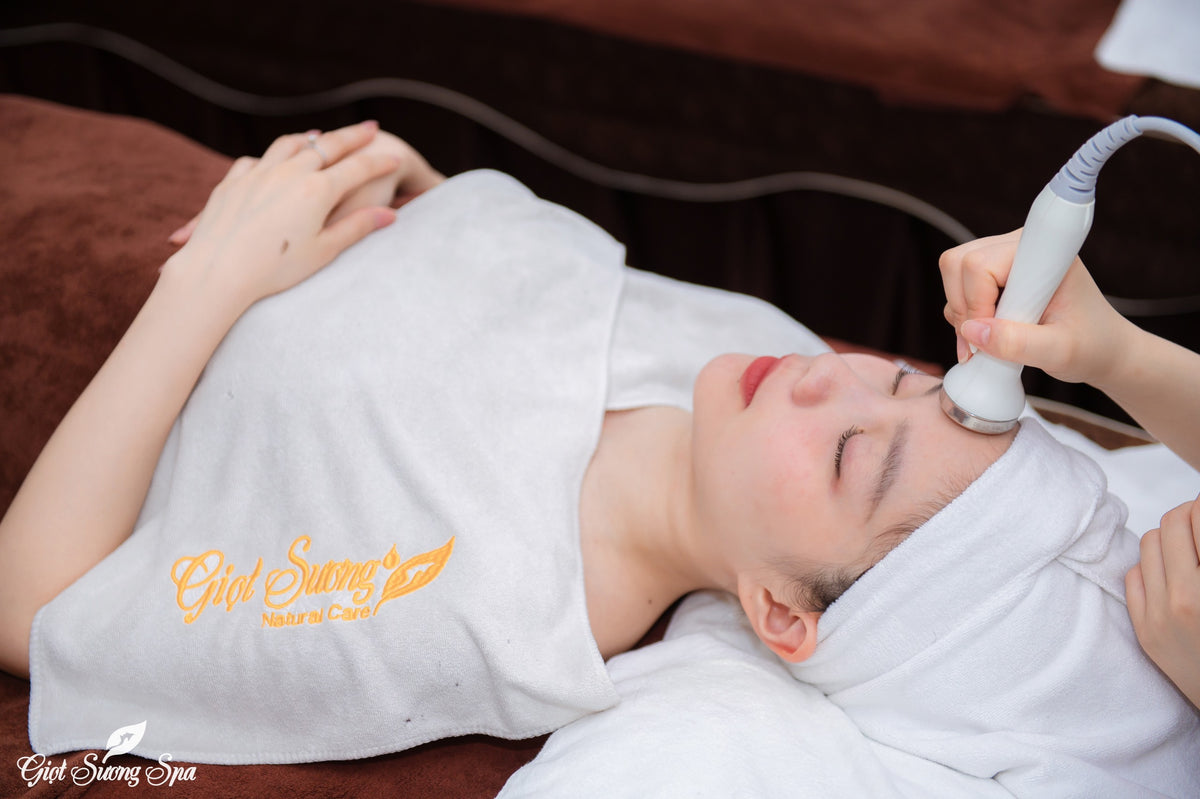Dịch vụ chăm sóc da chuyên sâu Aqua Peel